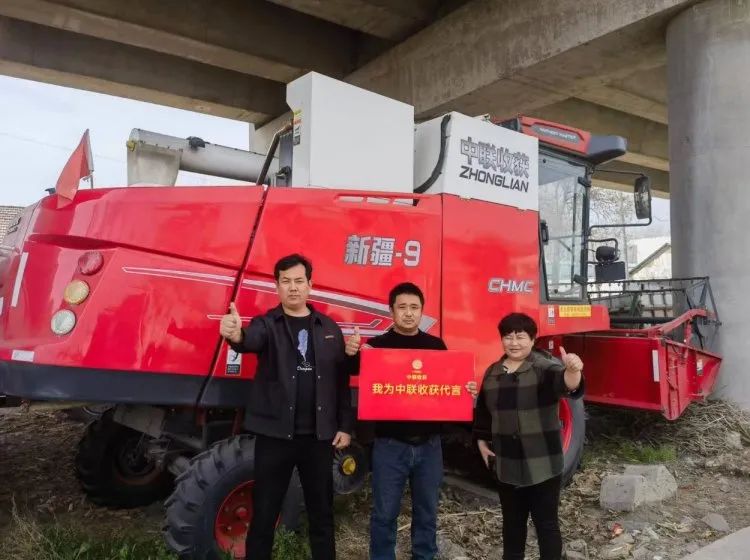 卓越表現(xiàn)！中聯(lián)收獲4LZ-9B谷物聯(lián)合收割機(jī)燃爆用戶心
